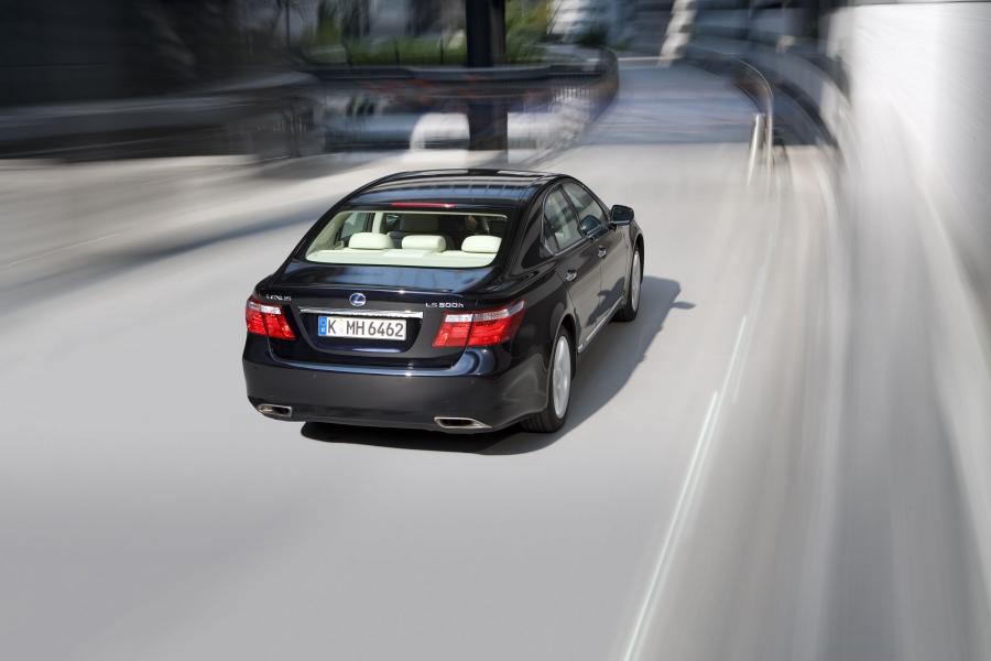 Lexus LS600h L 2007 года  (фото 116 из 224)